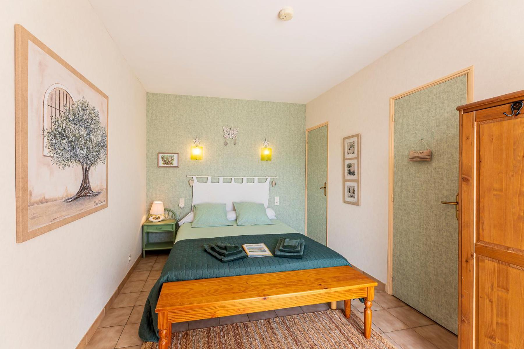 Bed and Breakfast La Bastide Des Roses Saint-Julien-d'Asse Zewnętrze zdjęcie
